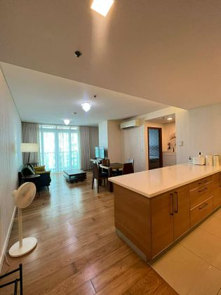 1 Bedroom with Balcony for Rent at Park Terraces Makati