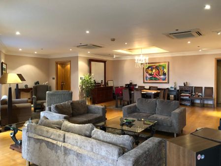 Essensa Lawton Tower East Forbes Mckinley Fort Bonifacio Serendra