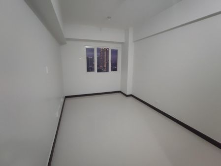 For Rent 1 Bedroom Condo in Quantum Residences