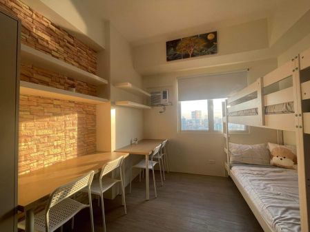 Fully Furnished Studio for Sharing at Vista Recto