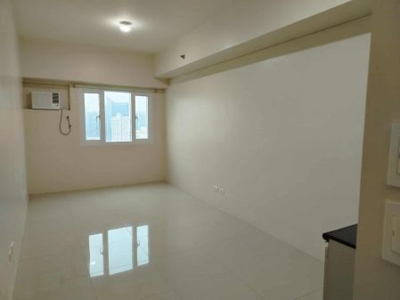 Semi Furnished Studio in the Beacon Arnaiz Tower