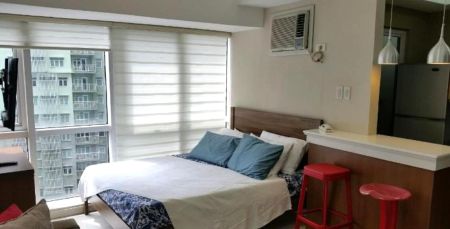 Fully Furnished Studio in South Of Market Private Residences BGC
