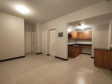Unfurnished 2 Bedroom Unit with Balcony  Pool and City View