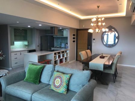 2 Bedroom Unit for Rent in 8 Forbestown BGC Taguig City
