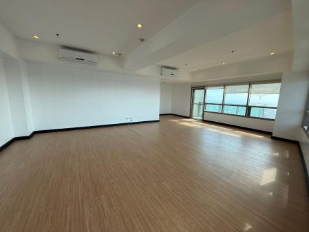 3BR with Balcony Unfurnished Penthouse Unit at the Residences