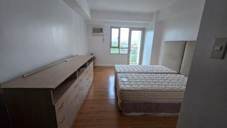 Studio Furnished for Rent in the Grove by Rockwell