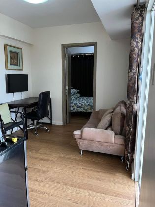 Fully Furnished 1 Bedroom Unit at Solemare Parksuites for Rent