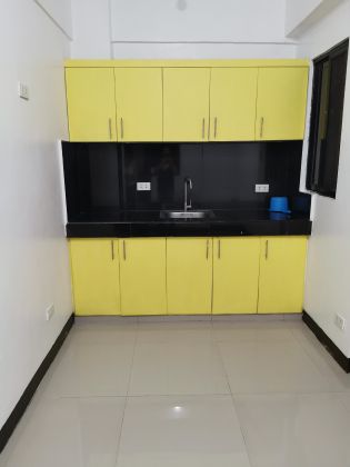 Semi Furnished 2 Bedroom unit in AZM. Bldng Bangkal Makati