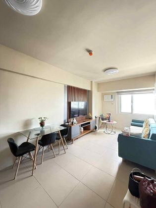 Newly Furnished 1BR Unit in BGC Turf