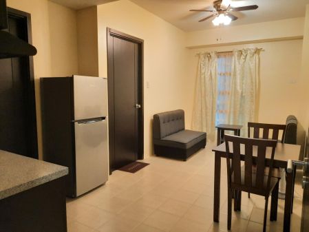 Semi Furnished 1 Bedroom Unit at Rochester for Rent