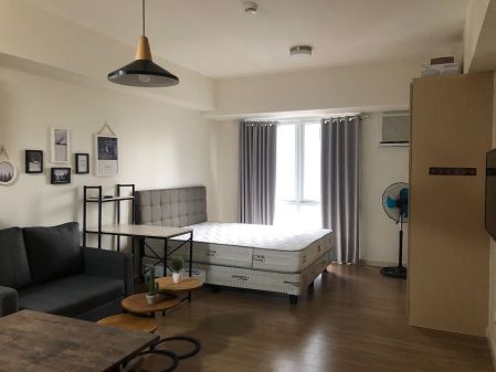 Fully Furnished Studio Unit at The Lerato for Rent