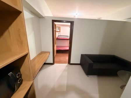Quantum Residences 1BR Condo Unit for Rent 10304