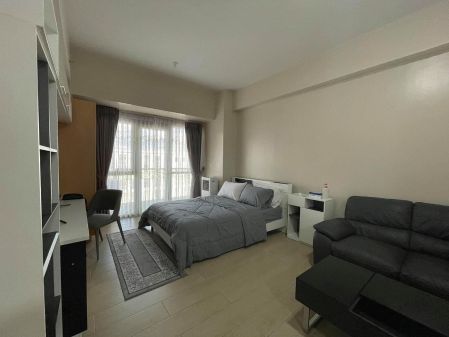 Fully Furnished Studio Unit at 81 Newport Boulevard for Rent