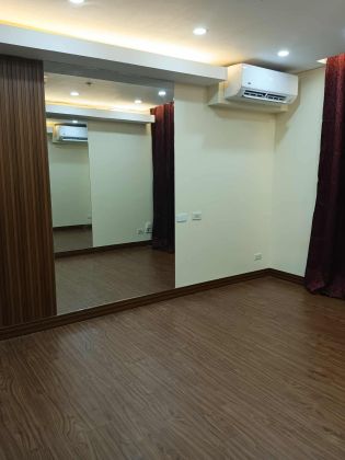 Near Malls Fully Furnished 2BR 2 Baths Condo for Rent