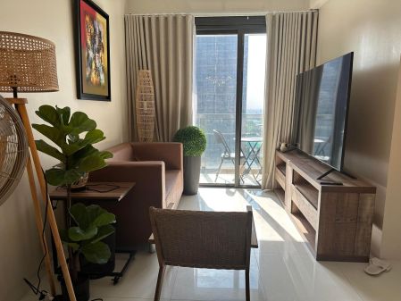Uptown Ritz 2 Bedroom Condo with Maids Room for Rent in Bgc