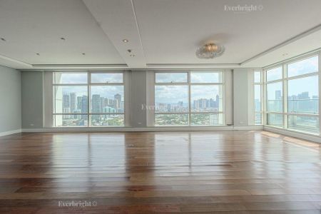 4 Bedroom Penthouse in One Roxas Triangle