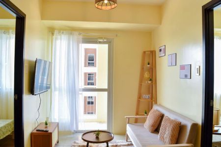 For Lease 2 Bedroom with Balcony in Rochester Pasig