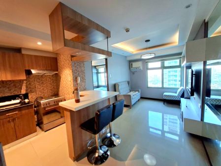 Fully Furnished 1 Bedroom Unit at Magnolia Residences for Rent
