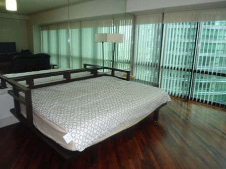 Furnished Studio Unit at Hidalgo Place in Rockwell Makati