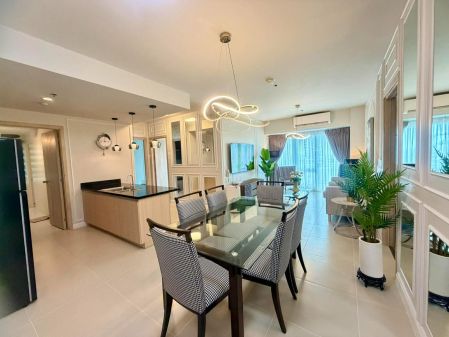 Solinea T4 Palatine 3BR Penthouse 104sqm Parking Maids Wifi