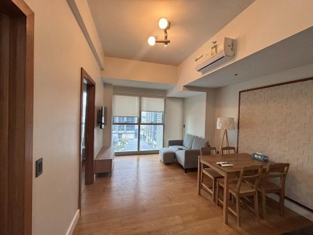 Fully Furnished 1 Bedroom Unit at The Seasons Residences