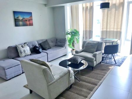 2 Bedroom for Lease at Two Serendra Red Oak