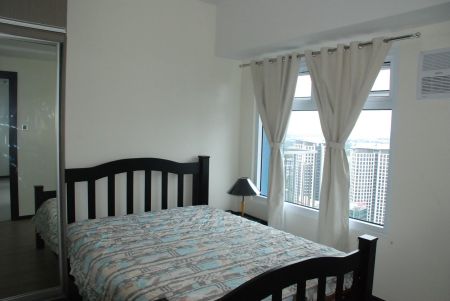 Spacious 2 Bedroom Unit in Trion Towers Taguig