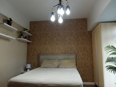 Fully Furnished Studio Unit with Garden View in Cebu Business Par