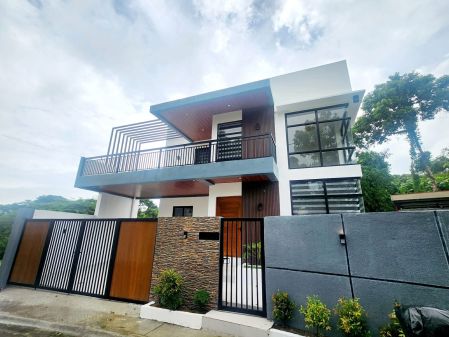 Fully Furnished 3 Bedroom House at Metrogate Estates for Rent