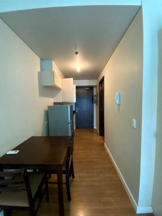 Studio Unit for Lease in Kroma Tower Makati