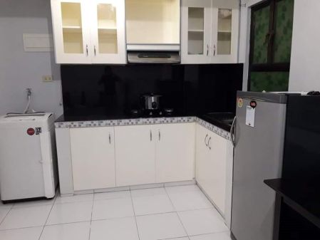 Fully Furnished 1 Bedroom Unit for Rent at Cambridge Village