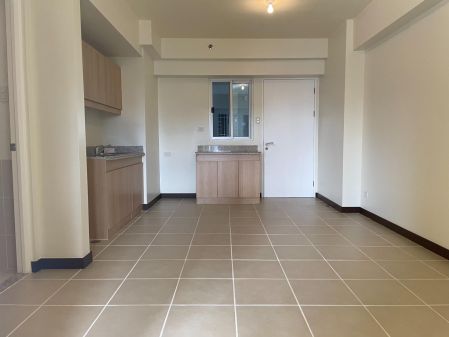 Lowest Unfurnished 2BR for Rent in Brixton Place near BGC