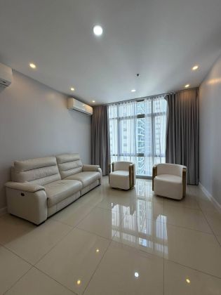 130 Sqm 2BR Furnished Condo Balcony Parking West Gallery Place