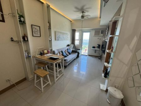 1BR Fully Furnished Unit in Trion Tower 1