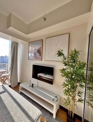 1 Bedroom in Allegra Garden Place with Parking