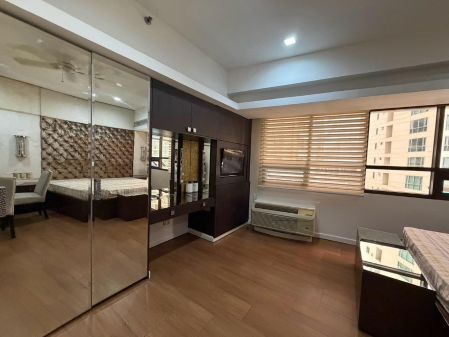 Studio Condo for Rent in Icon Residence BGC Taguig