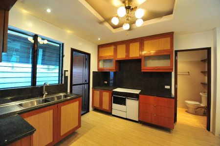 For Lease 4 Bedroom House in Ayala Alabang Village Muntinlupa
