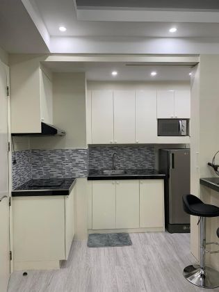 2BR Fully Furnished Condo at Pioneer Woodlands MRT Boni Station