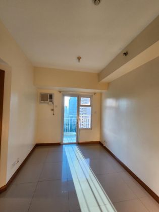 1 Bedroom Unfurnished for Lease with Balcony in BGC Taguig City