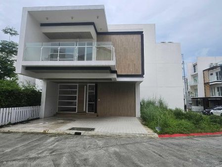 Unfurnished 3BR House for Rent in M Residences Taguig