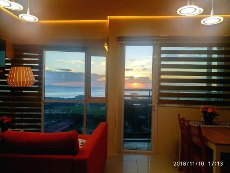 1BR Deluxe Balcony Facing Sunset Manila Bay at Breeze Residences