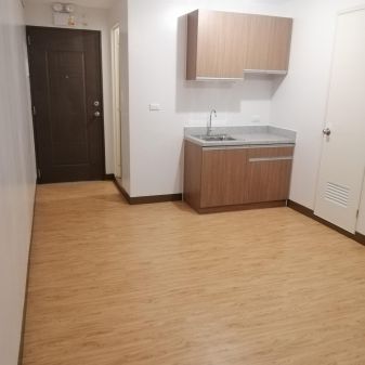 Unit for Rent at MetroTowne Las Pinas