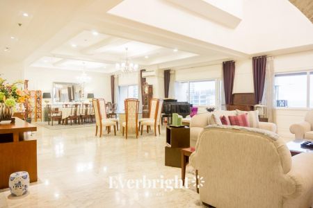 4BR for Rent Fully Furnished Unit in Le Triomphe