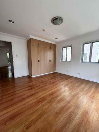 For Lease 2 Bedroom with Parking McKenly Hills Garden Vill