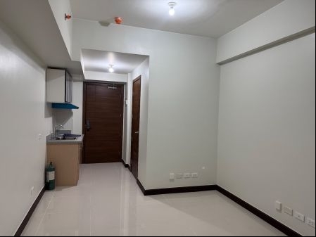 Studio Unit with Balcony at Quantum Residences