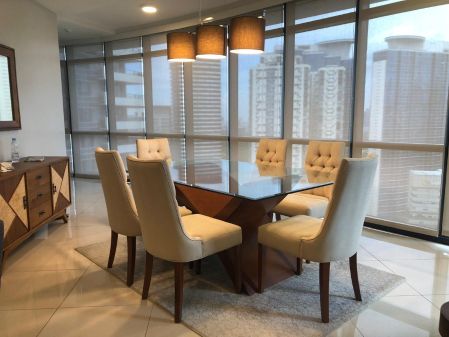 Fully Furnished 2 Bedroom Unit in Arya Residences BGC for Rent