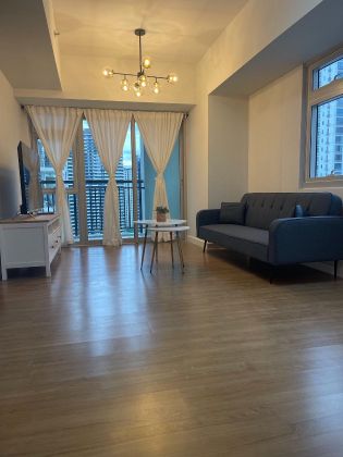 For Lease 1 Bedroom with Balcony near High Street South