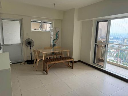 Fully Furnished corner 3 Bedroom facing Laguna de Bay