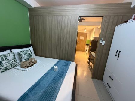 Furnished  1 Bedroom in Shore 2 Residences near MOA Airport