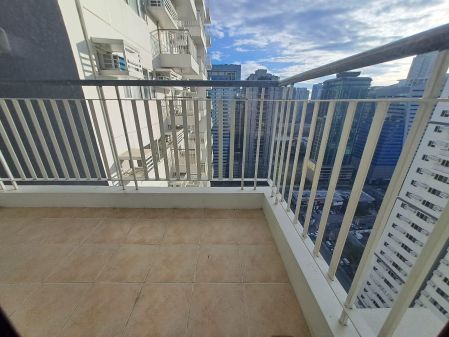 Fully Furnished 1 Bedroom Unit With Balcony in Avida Towers